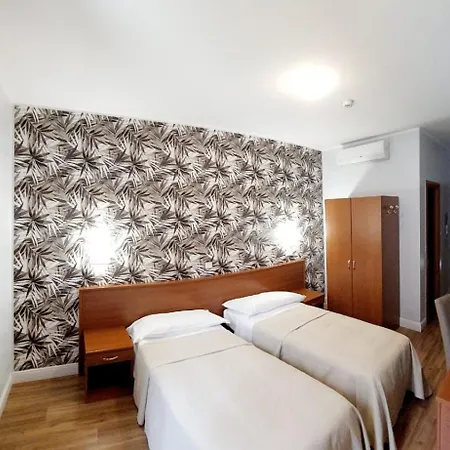 Alpi Szálloda 3*