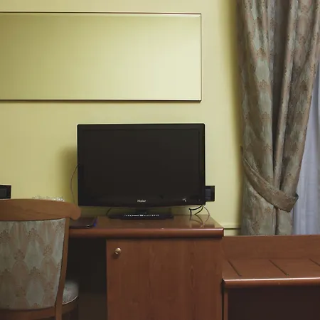 アルピ ホテル 3*