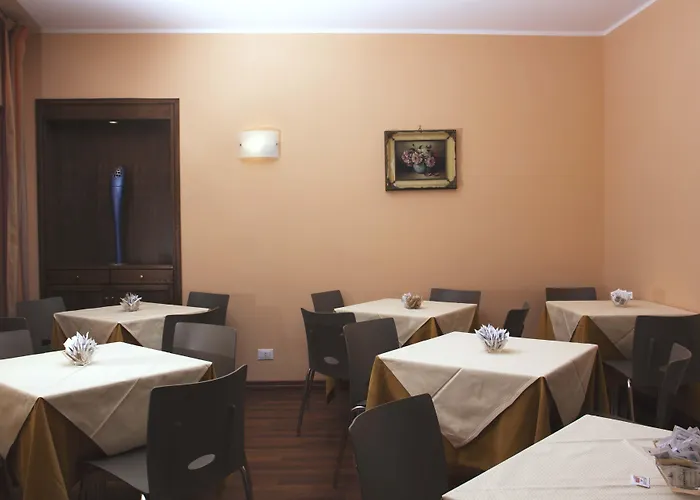 Отель Alpi 3*